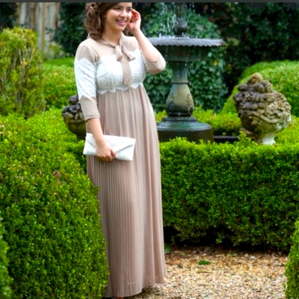 Dainty Jewell’s dress